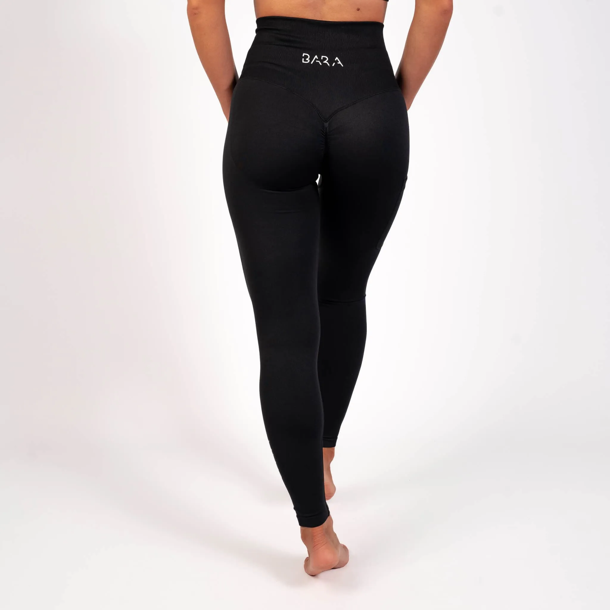 Black Pocket Scrunch Seamless