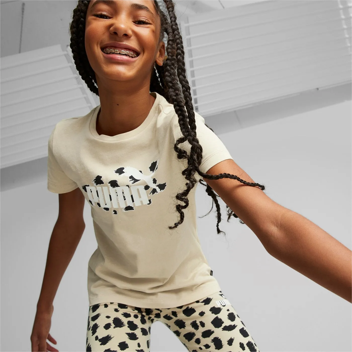 Puma Short sleeve t-shirt for girls and boys Ess Animal AOP 673516-88 granola