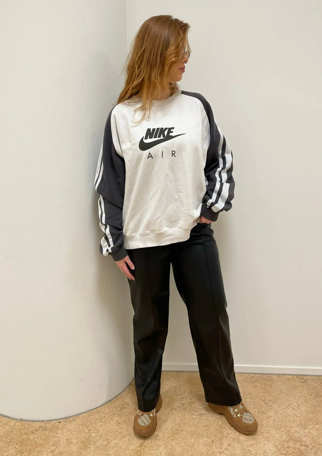 VINTAGE NIKE SWEATER L