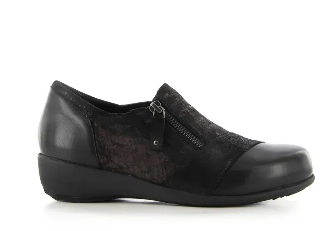 Ziera Sage - Black Leather